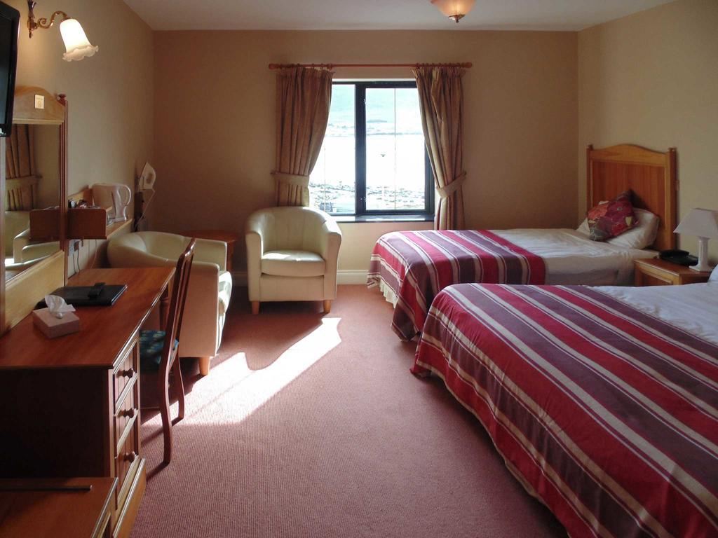 Hotel Óstán Oileán Acla Achill Sound Esterno foto